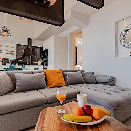 Nyaraló Stunning In Blato With House Sea View
