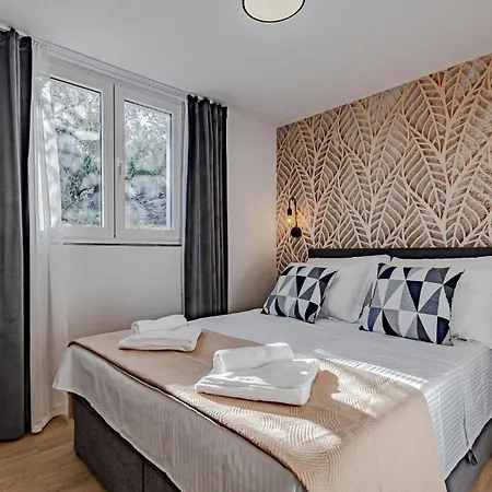 Stunning In Blato With House Sea View *